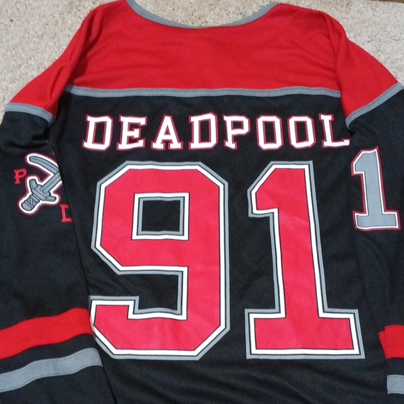 NWT Marvel Deadpool Red, Black and Gray Long Sleeve Hockey Style Jersey - Picture 1 of 8